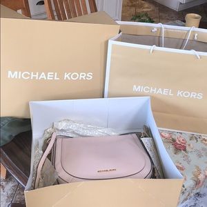 MK JULIA LEATHER BAG
